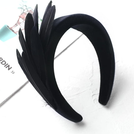 Vintage 1920s-Style Feather Headband for Cocktail Looks