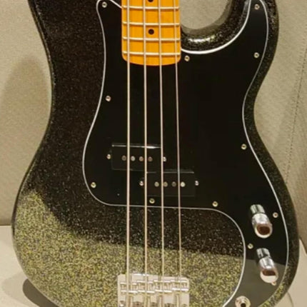 13-Hole Precision-Style P Bass Pickguard, Black 3-Ply