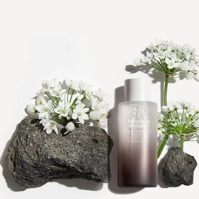 Haruharu WONDER Black Rice Hyaluronic Toner bottle front view
