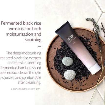 Haruharu WONDER Black Rice Moisture 5.5 Soft Cleansing Gel texture and formula